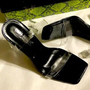 Women’s Cape Robbin Acrylic Heel w/clear foot band & ankle strap, Size 8